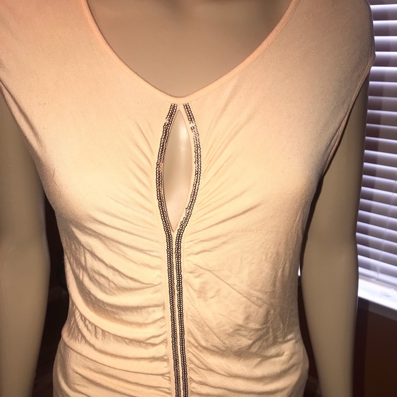 Peach sequin front keyhole stretch blouse. Size M - Picture 2 of 5